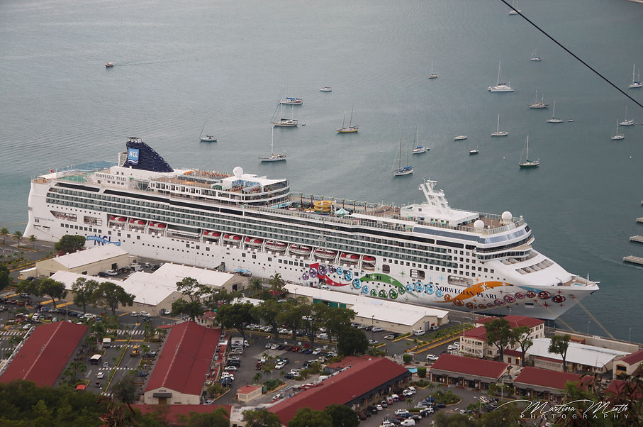 die Norwegian Pearl im Hafen von St.Thomas